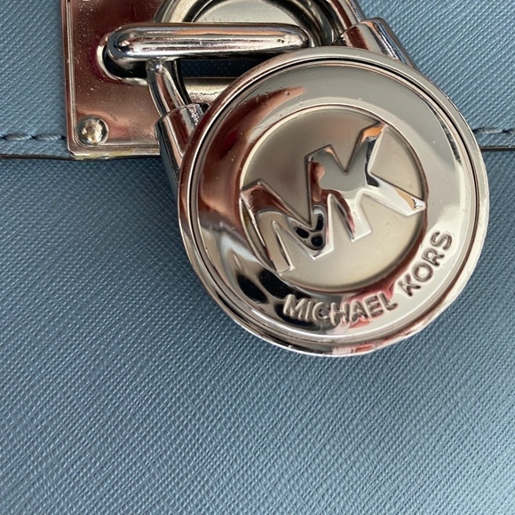 Michael Kors NORTH SOUTH HAMILTON SAFFIANO Bag - Picture 4 of 12